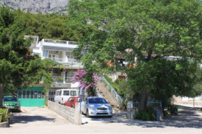 Отель Apartments with a parking space Tucepi, Makarska - 6857  Тучепи